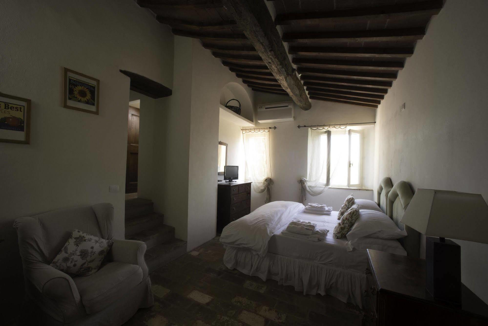 Tenuta Santo Pietro Pienza Exteriör bild
